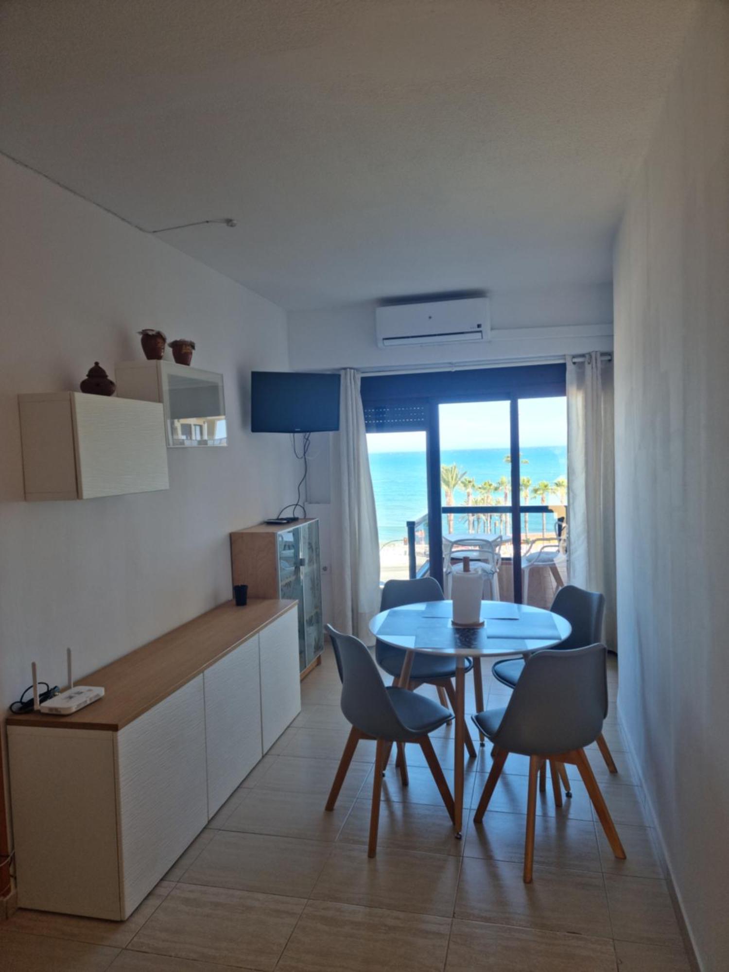 Aloha Playa Apartment เบนัลมาเดนา ภายนอก รูปภาพ